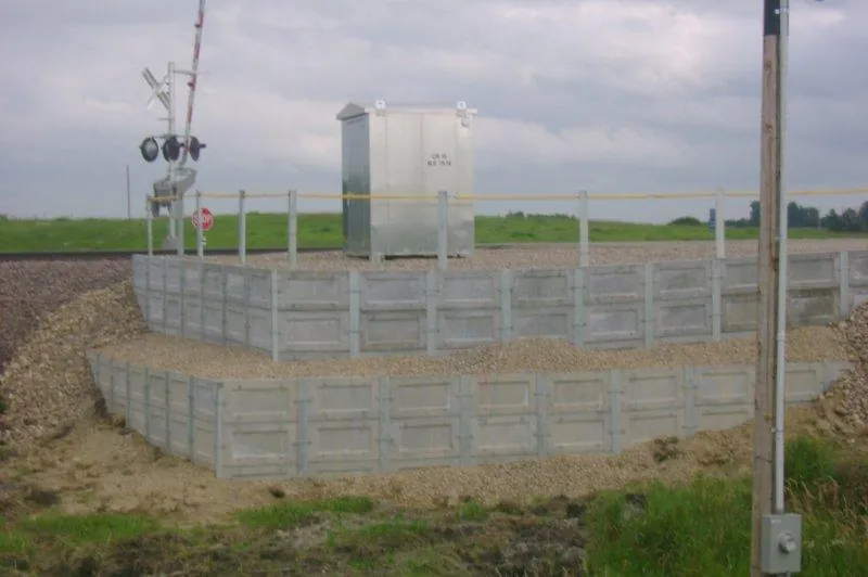Dixie Precast precast concrete retaining wall — site photo 5