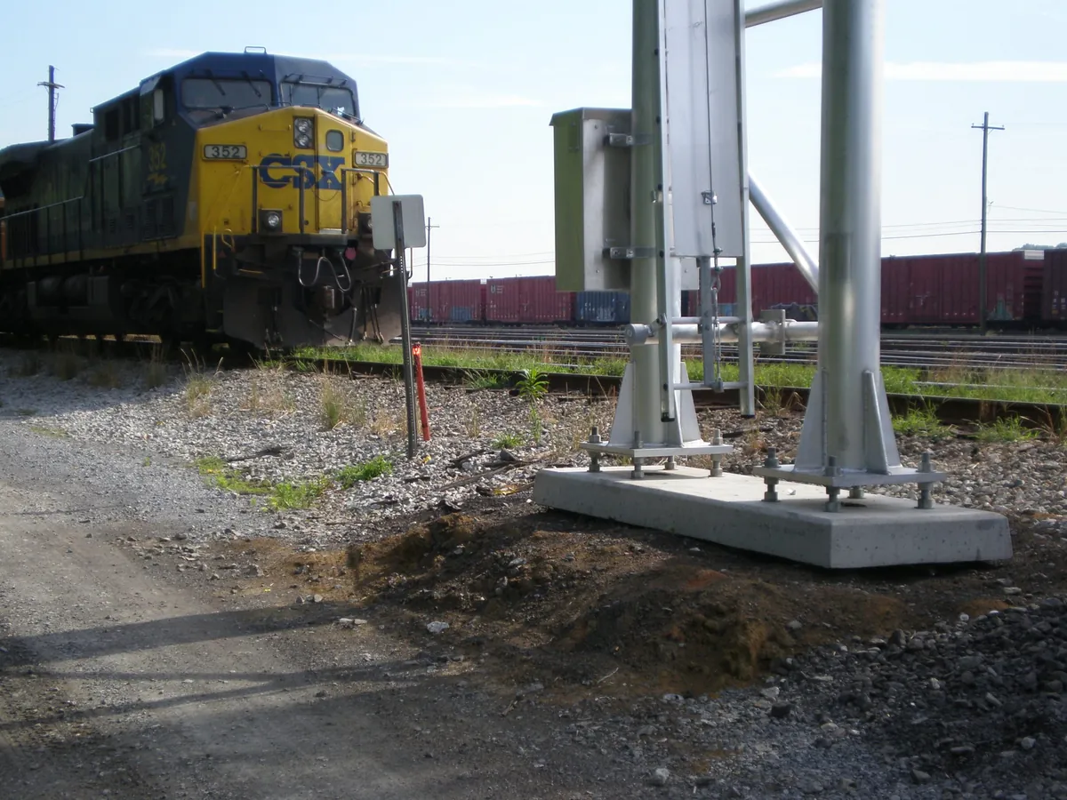 DPS-16H precast signal bridge foundation — product photo